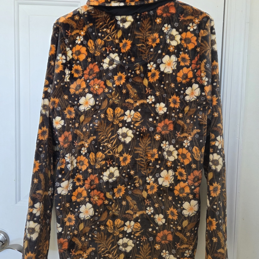 Simply Southern Vintage Floral Fleece - Picture 2 of 5